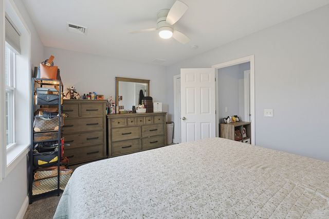 96 Carter Ave, Pawtucket, RI 02861