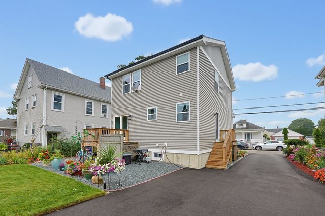 96 Carter Ave, Pawtucket, RI 02861