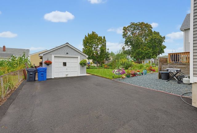 96 Carter Ave, Pawtucket, RI 02861