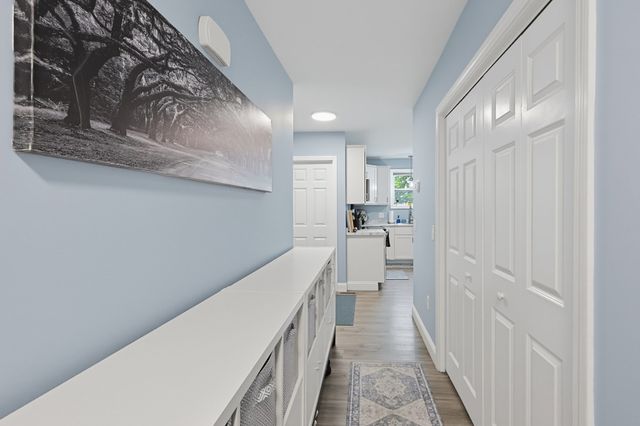 96 Carter Ave, Pawtucket, RI 02861