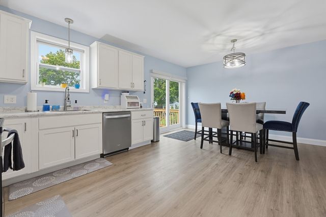 96 Carter Ave, Pawtucket, RI 02861