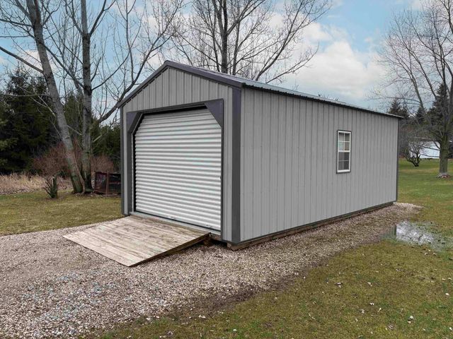 4235 Buzzell Road, Gladwin, MI 48624