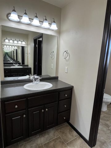 600 CASTLESTONE COURT, Hobart, WI 54155