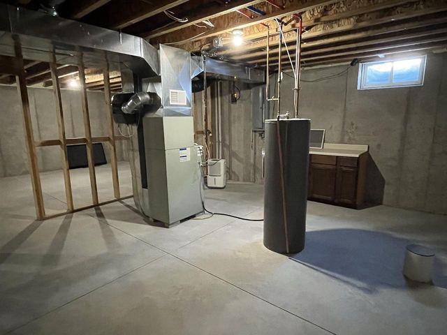 600 CASTLESTONE COURT, Hobart, WI 54155