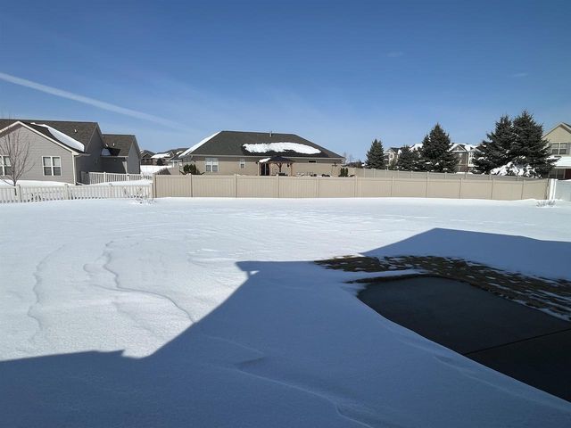 600 CASTLESTONE COURT, Hobart, WI 54155