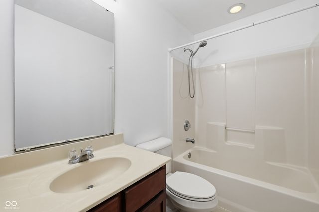 13382 Golden Gate Drive E, Carmel, IN 46074