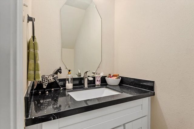 3231 Dogwood Springs Drive, Houston, TX 77073