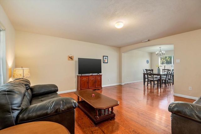 3231 Dogwood Springs Drive, Houston, TX 77073