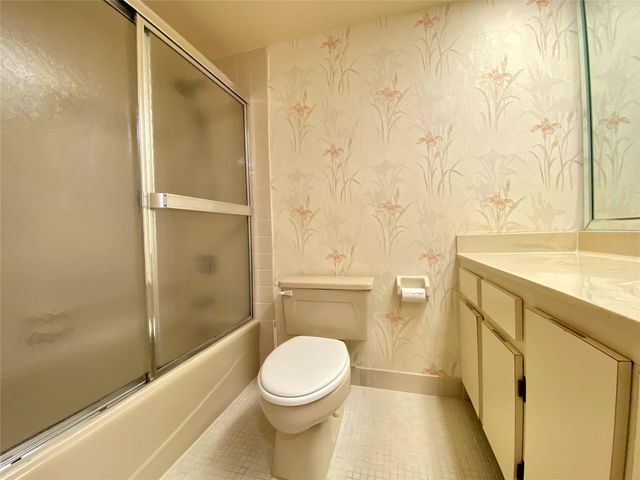 4015 W Palm Aire Dr 805, Pompano Beach, FL 33069