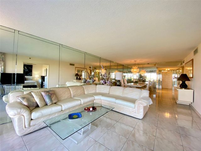4015 W Palm Aire Dr 805, Pompano Beach, FL 33069