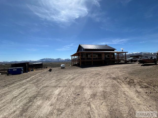 699 Stephens Road, Challis, ID 83226