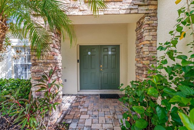 1204 CUMBRIAN LAKES COURT, Kissimmee, FL 34746
