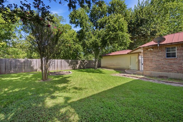 2527 S San Antonio Street, Pearland, TX 77581