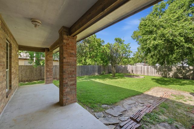 2527 S San Antonio Street, Pearland, TX 77581