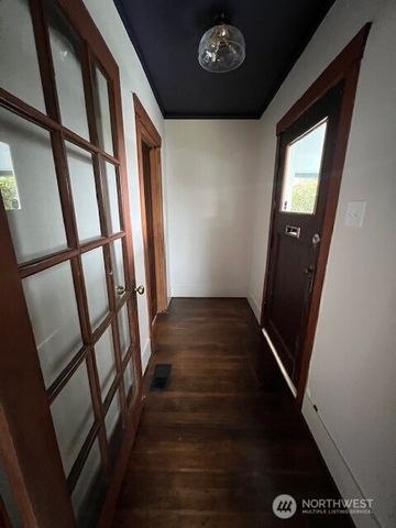 1104 S Prospect Street, Tacoma, WA 98405