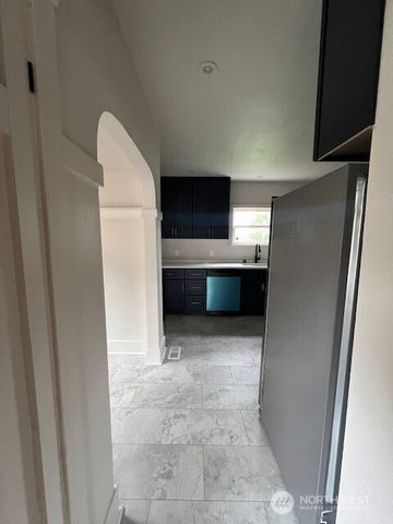 1104 S Prospect Street, Tacoma, WA 98405