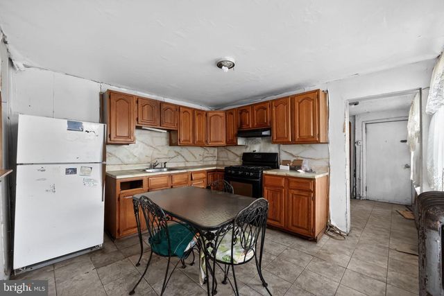 1437 N 8TH ST, Philadelphia, PA 19122