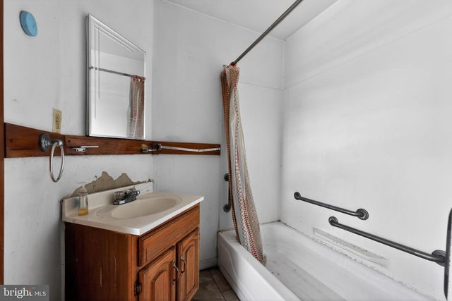 1437 N 8TH ST, Philadelphia, PA 19122