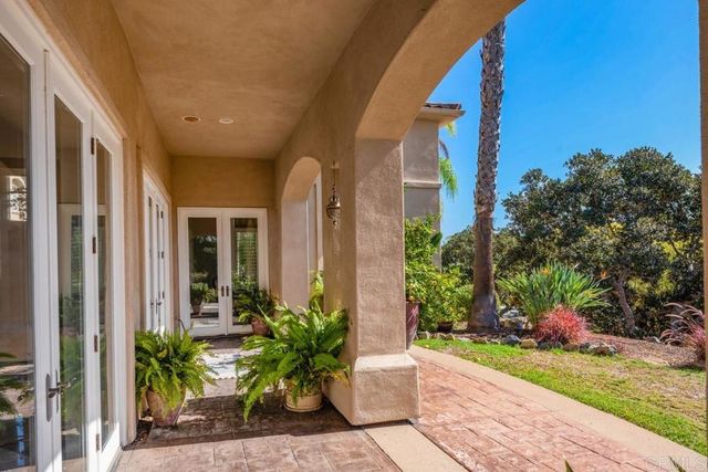 7345 Vista Rancho Ct, Rancho Santa Fe, CA 92067