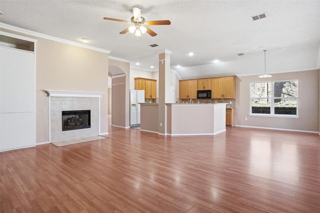 2704 Hearthside Lane, Mansfield, TX 76063