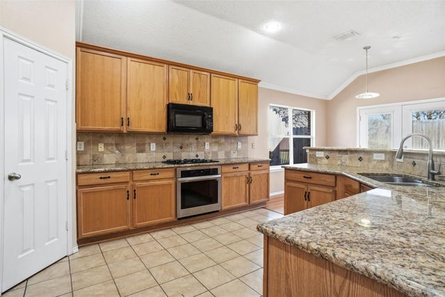 2704 Hearthside Lane, Mansfield, TX 76063