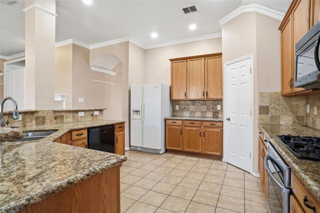 2704 Hearthside Lane, Mansfield, TX 76063