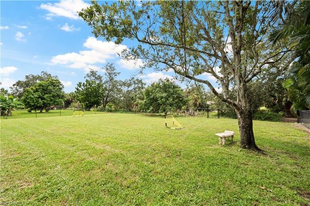 6560 Kestrel CIR, Fort Myers, FL 33966