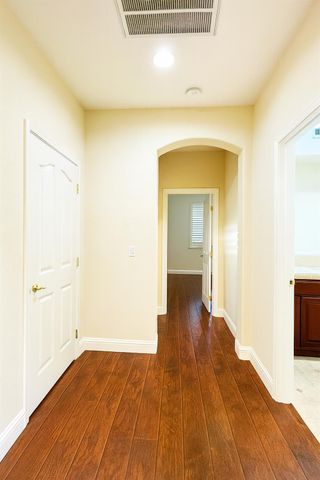 5716 Alder Bridge Ct, Elk Grove, CA 95757