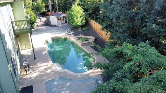 5716 Alder Bridge Ct, Elk Grove, CA 95757