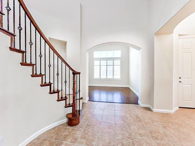 5716 Alder Bridge Ct, Elk Grove, CA 95757