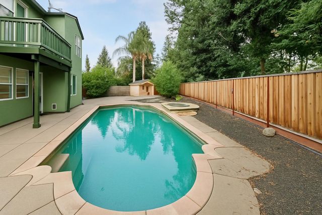 5716 Alder Bridge Ct, Elk Grove, CA 95757