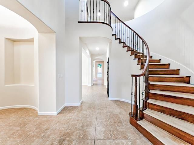 5716 Alder Bridge Ct, Elk Grove, CA 95757