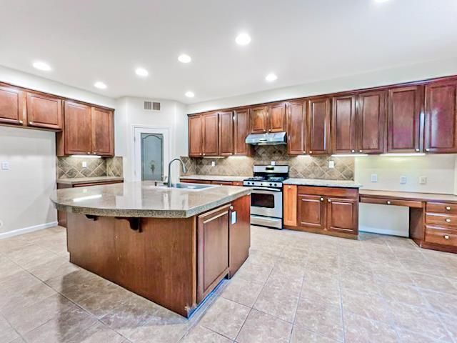 5716 Alder Bridge Ct, Elk Grove, CA 95757