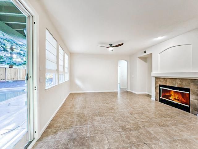 5716 Alder Bridge Ct, Elk Grove, CA 95757