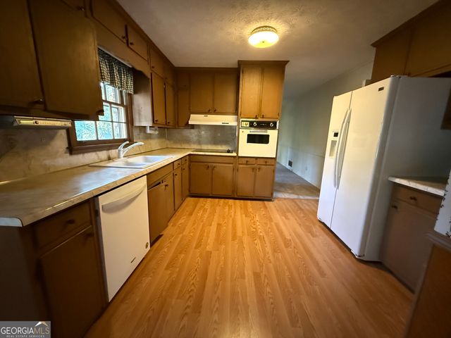 5904 Foxfield Trail, Rex, GA 30273