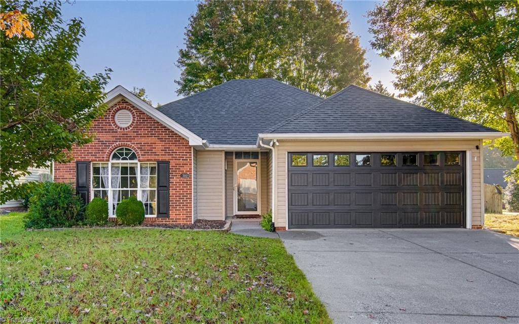 205 Field Brook Drive, Clemmons, NC 27012