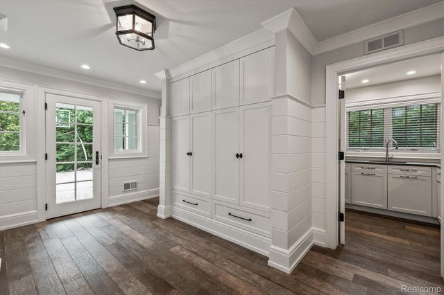 1269 Willow Lane, Birmingham, MI 48009