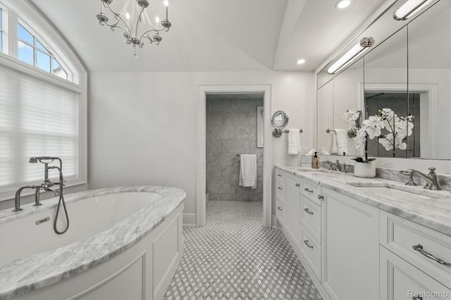 1269 Willow Lane, Birmingham, MI 48009