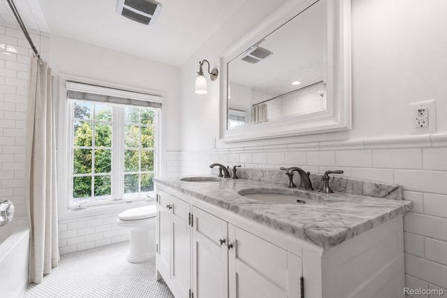 1269 Willow Lane, Birmingham, MI 48009