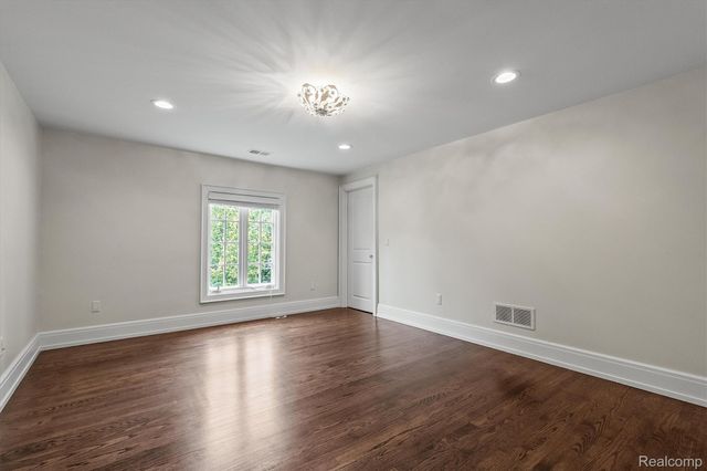 1269 Willow Lane, Birmingham, MI 48009