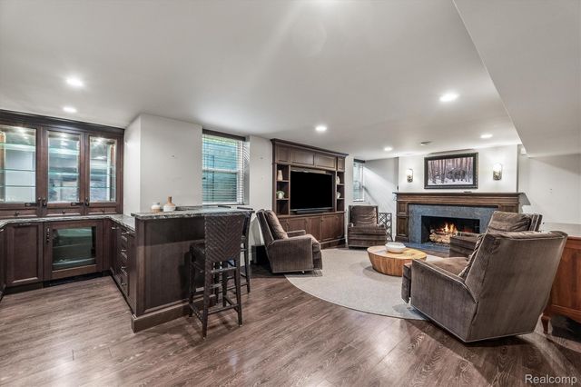 1269 Willow Lane, Birmingham, MI 48009