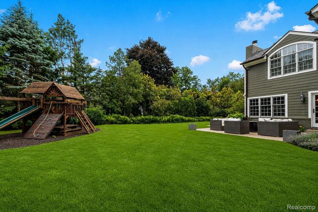 1269 Willow Lane, Birmingham, MI 48009