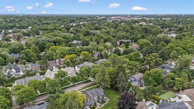 1269 Willow Lane, Birmingham, MI 48009