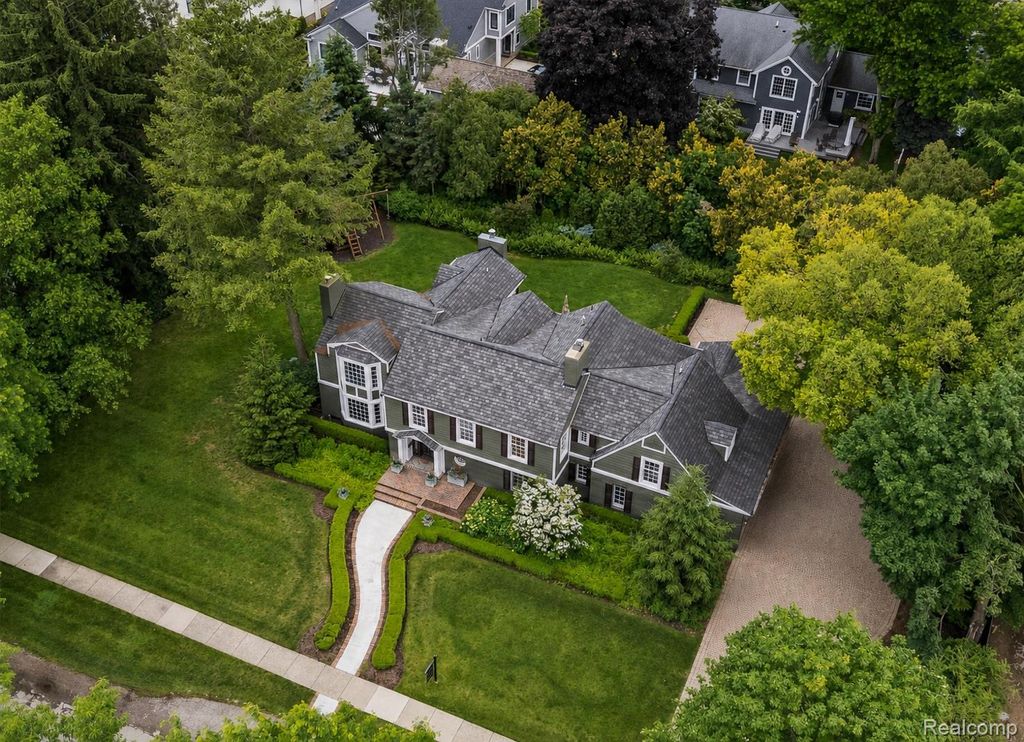 1269 Willow Lane, Birmingham, MI 48009
