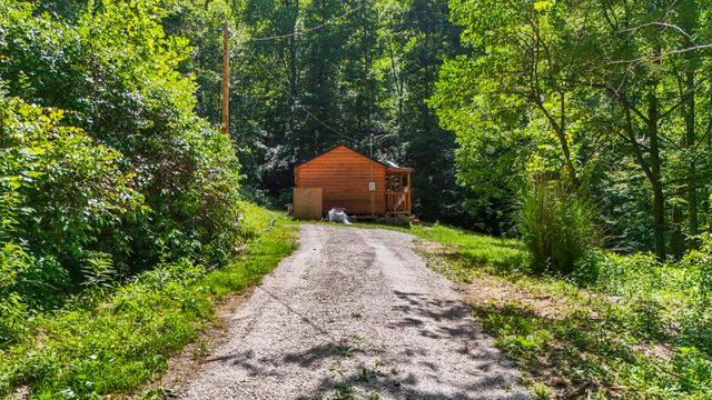 198 Lacy Creek Road, Campton, KY 41301