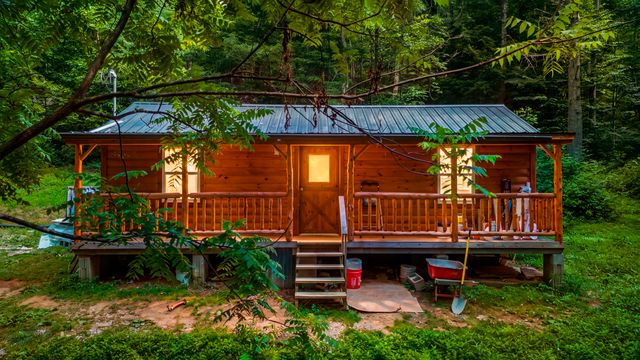 198 Lacy Creek Road, Campton, KY 41301