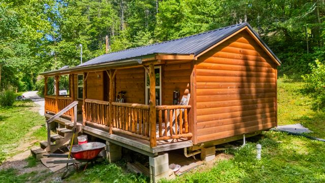 198 Lacy Creek Road, Campton, KY 41301