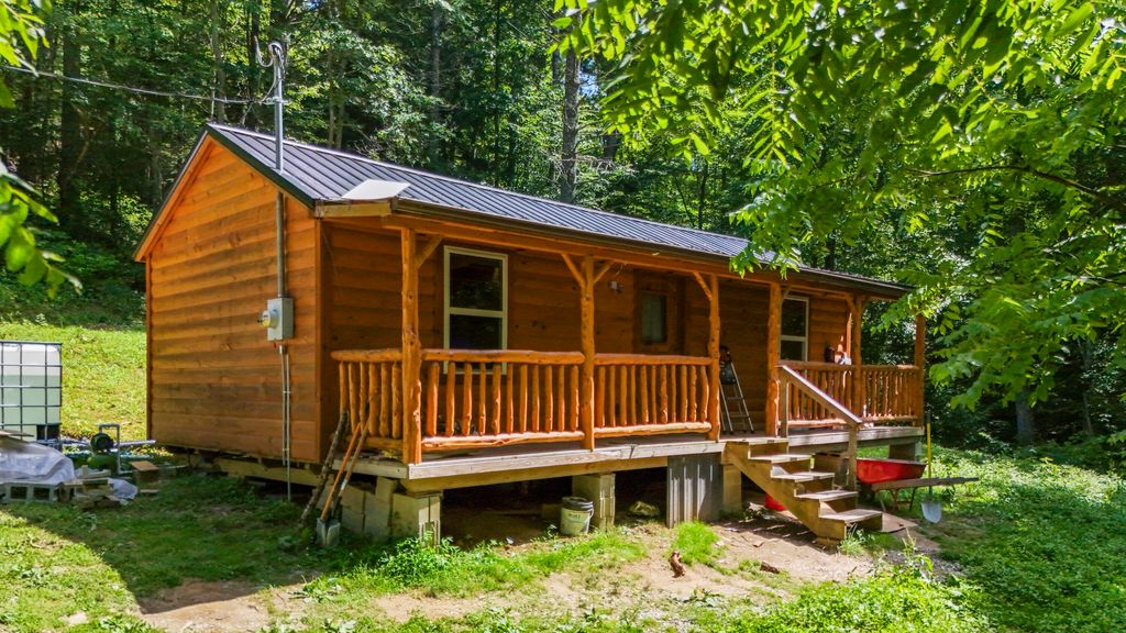 198 Lacy Creek Road, Campton, KY 41301