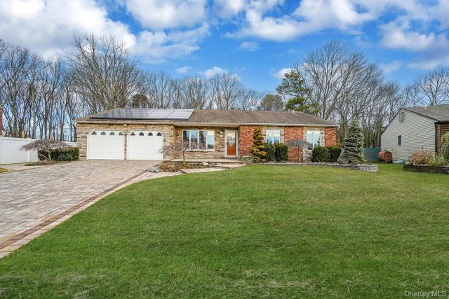 52 San Rafael Avenue, Holbrook, NY 11741