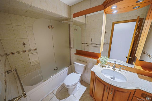 52 San Rafael Avenue, Holbrook, NY 11741